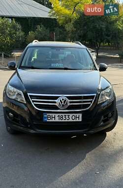 Внедорожник / Кроссовер Volkswagen Tiguan 2010 в Одессе