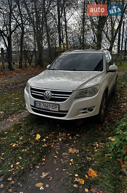 Позашляховик / Кросовер Volkswagen Tiguan 2010 в Львові