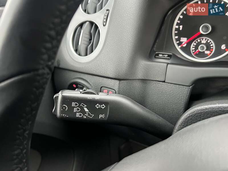 Позашляховик / Кросовер Volkswagen Tiguan 2015 в Львові