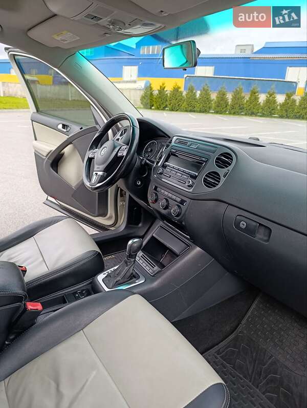 Внедорожник / Кроссовер Volkswagen Tiguan 2012 в Хмельнике