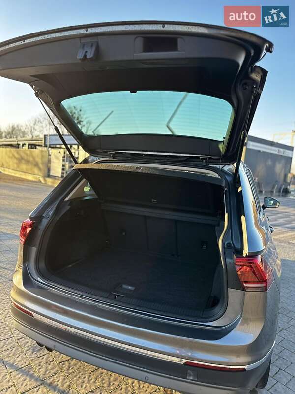 Внедорожник / Кроссовер Volkswagen Tiguan 2019 в Львове