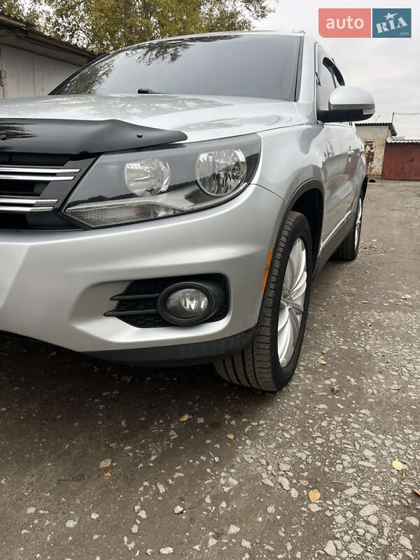 Внедорожник / Кроссовер Volkswagen Tiguan 2012 в Харькове
