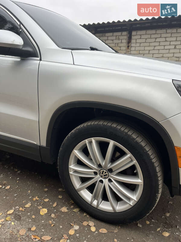 Внедорожник / Кроссовер Volkswagen Tiguan 2012 в Харькове