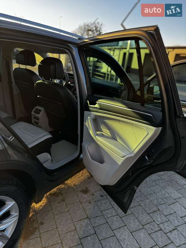 Внедорожник / Кроссовер Volkswagen Tiguan 2019 в Львове