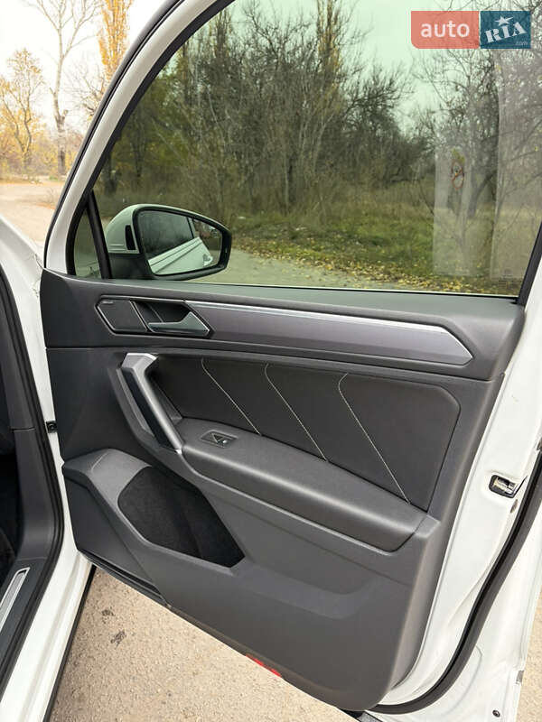 Внедорожник / Кроссовер Volkswagen Tiguan 2017 в Кременчуге