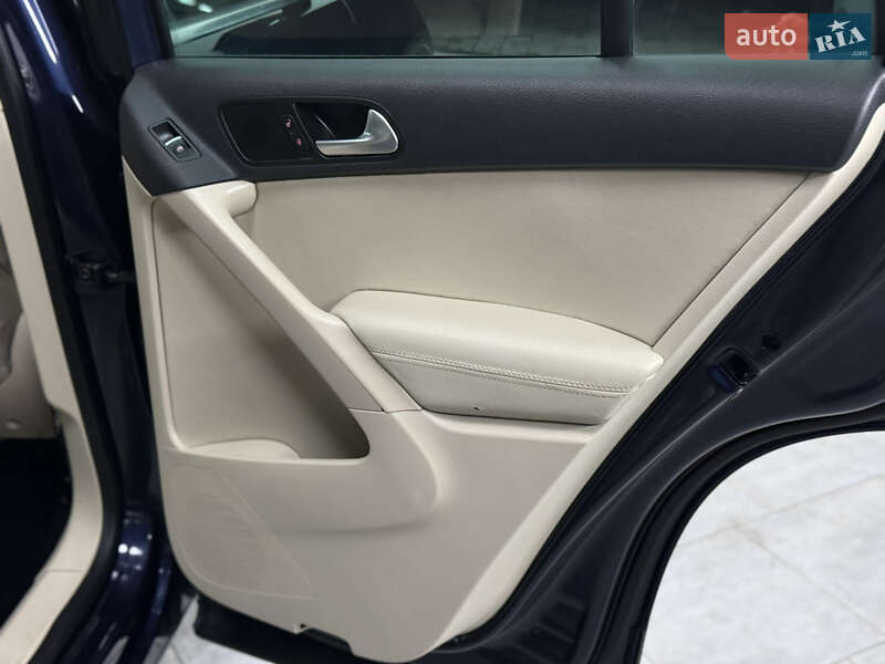 Внедорожник / Кроссовер Volkswagen Tiguan 2015 в Бориславе