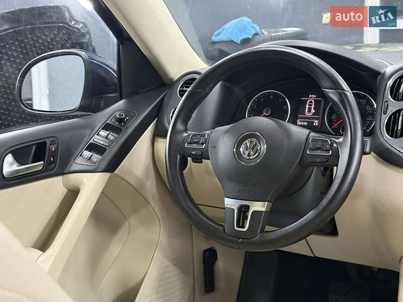Внедорожник / Кроссовер Volkswagen Tiguan 2015 в Бориславе