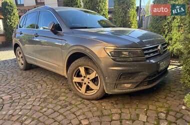 Внедорожник / Кроссовер Volkswagen Tiguan 2018 в Киеве