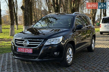 Внедорожник / Кроссовер Volkswagen Tiguan 2011 в Тячеве