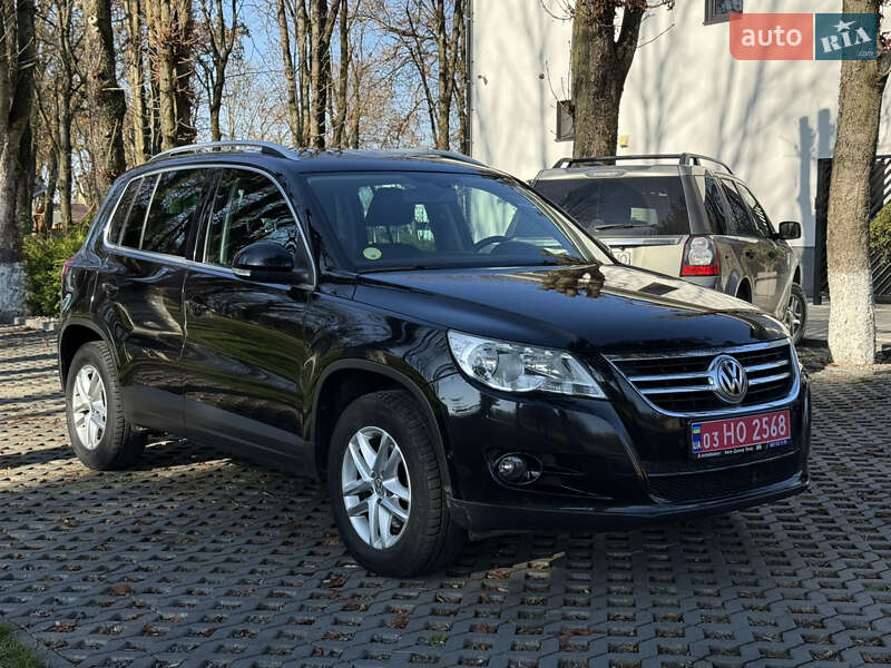 Внедорожник / Кроссовер Volkswagen Tiguan 2011 в Тячеве