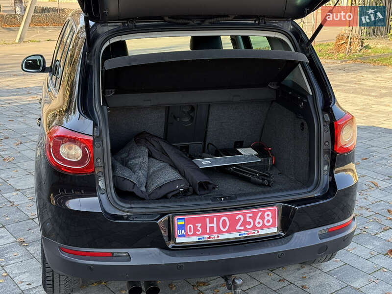 Внедорожник / Кроссовер Volkswagen Tiguan 2011 в Тячеве