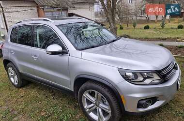 Внедорожник / Кроссовер Volkswagen Tiguan 2016 в Чернигове