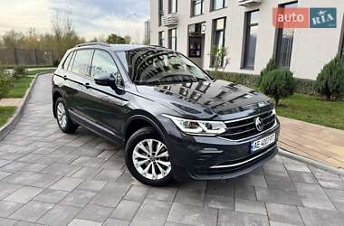 Внедорожник / Кроссовер Volkswagen Tiguan 2021 в Киеве