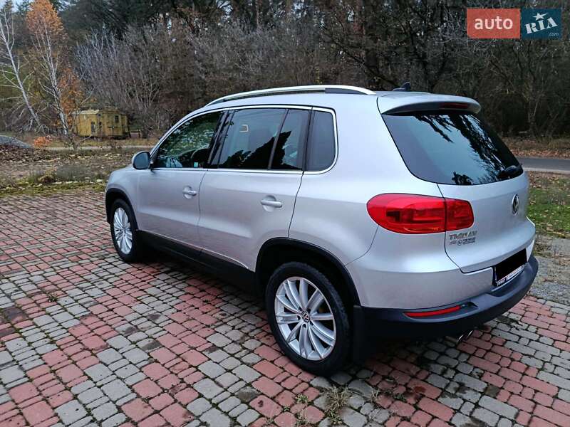 Внедорожник / Кроссовер Volkswagen Tiguan 2016 в Киеве