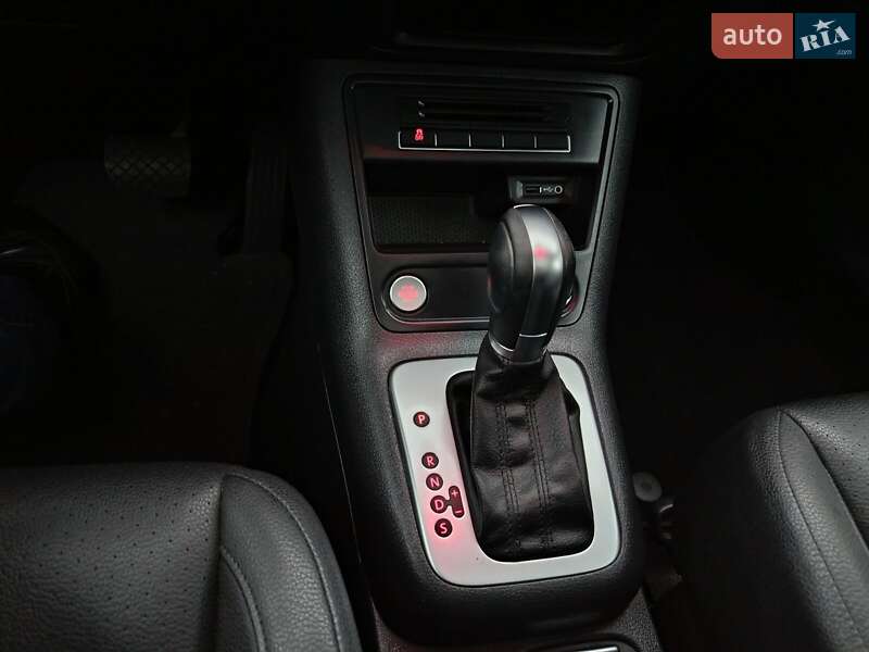 Внедорожник / Кроссовер Volkswagen Tiguan 2016 в Киеве