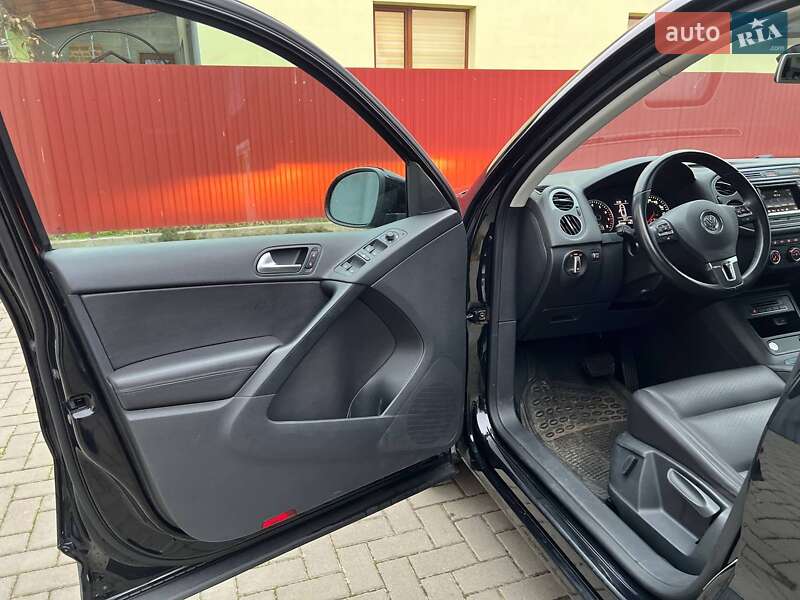 Внедорожник / Кроссовер Volkswagen Tiguan 2015 в Львове