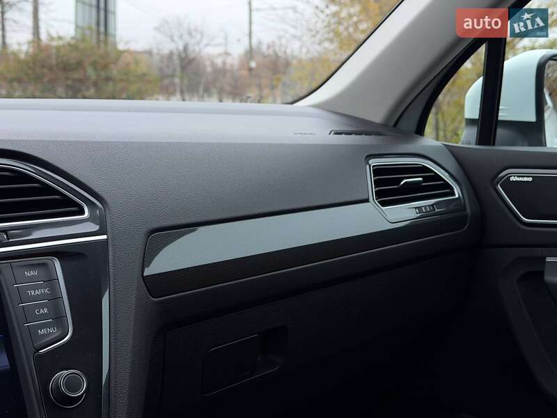 Позашляховик / Кросовер Volkswagen Tiguan 2017 в Кривому Розі