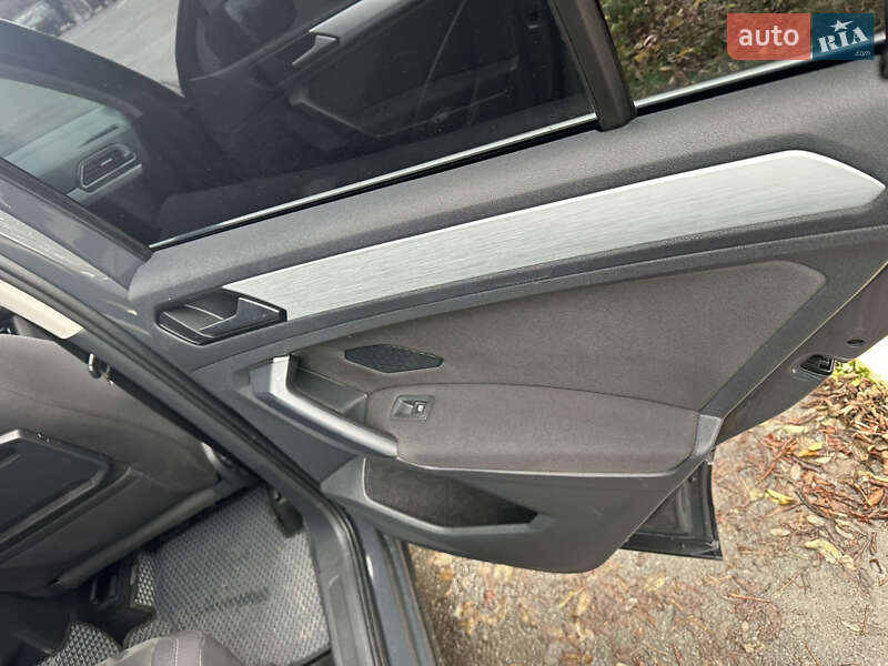 Внедорожник / Кроссовер Volkswagen Tiguan 2019 в Бердичеве