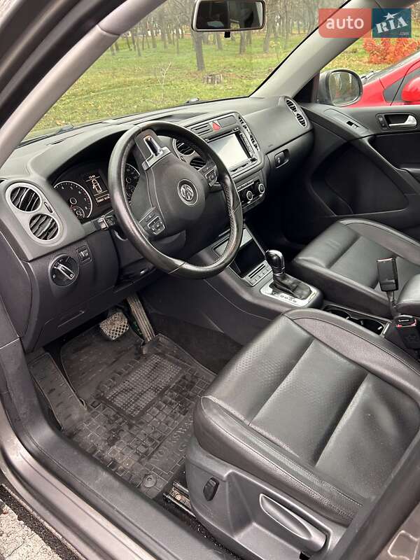 Внедорожник / Кроссовер Volkswagen Tiguan 2011 в Днепре