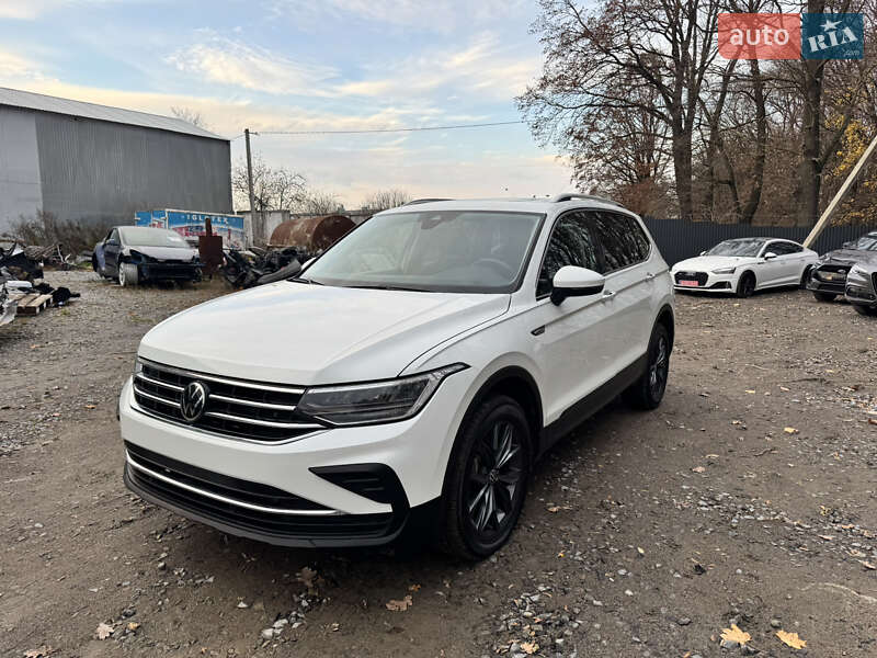 Внедорожник / Кроссовер Volkswagen Tiguan 2023 в Ровно