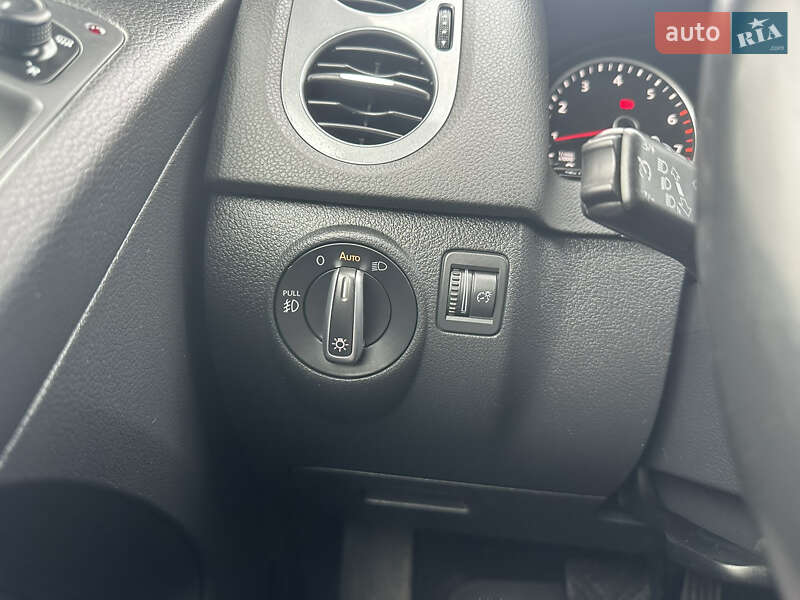Внедорожник / Кроссовер Volkswagen Tiguan 2016 в Нежине