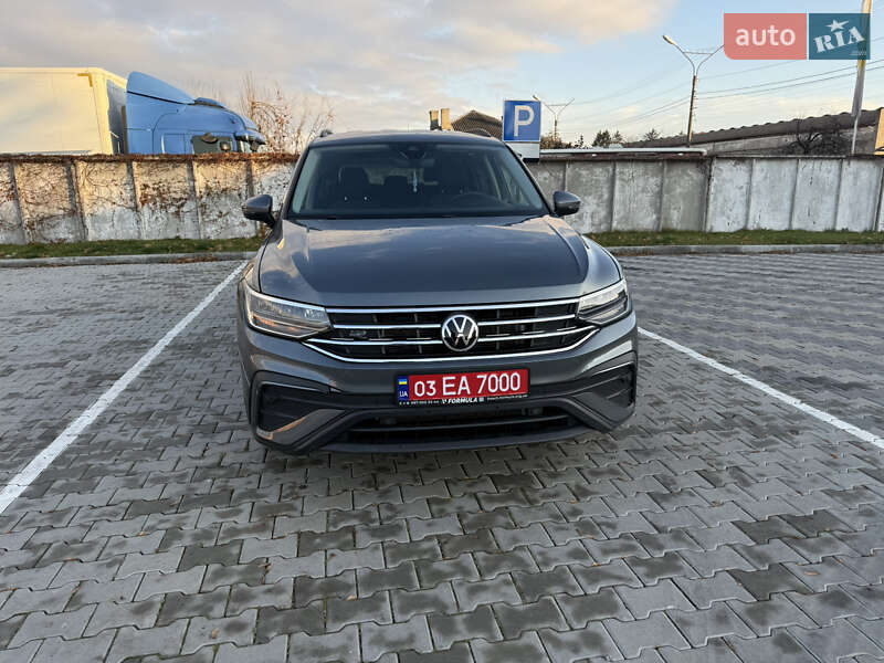 Внедорожник / Кроссовер Volkswagen Tiguan 2023 в Нововолынске