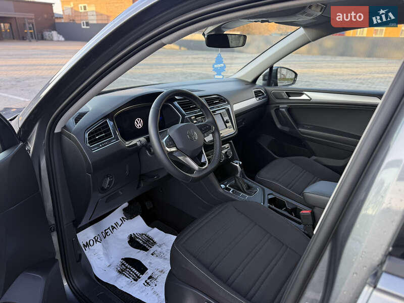 Внедорожник / Кроссовер Volkswagen Tiguan 2023 в Нововолынске