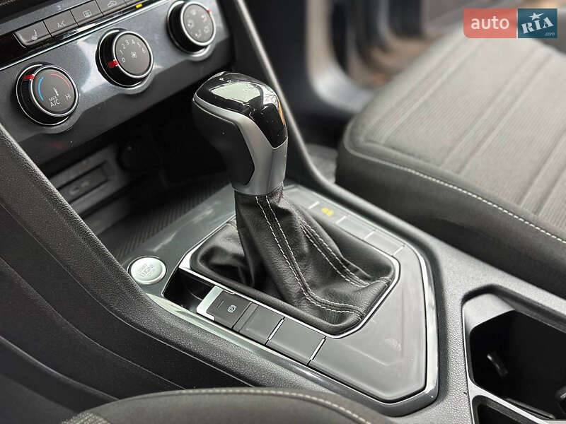 Внедорожник / Кроссовер Volkswagen Tiguan 2022 в Днепре