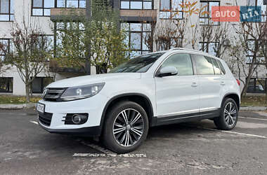 Позашляховик / Кросовер Volkswagen Tiguan 2015 в Києві