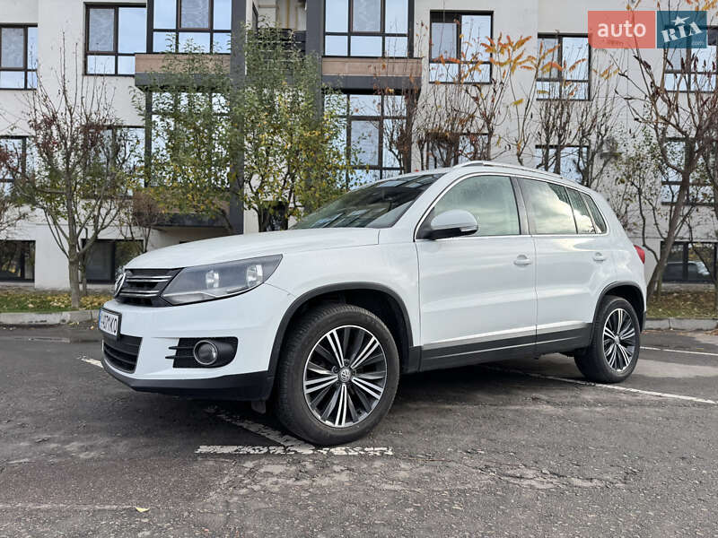 Внедорожник / Кроссовер Volkswagen Tiguan 2015 в Киеве