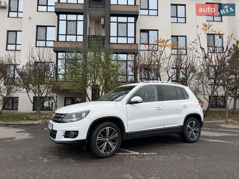 Внедорожник / Кроссовер Volkswagen Tiguan 2015 в Киеве