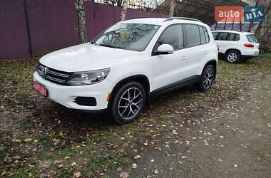 Позашляховик / Кросовер Volkswagen Tiguan 2016 в Києві