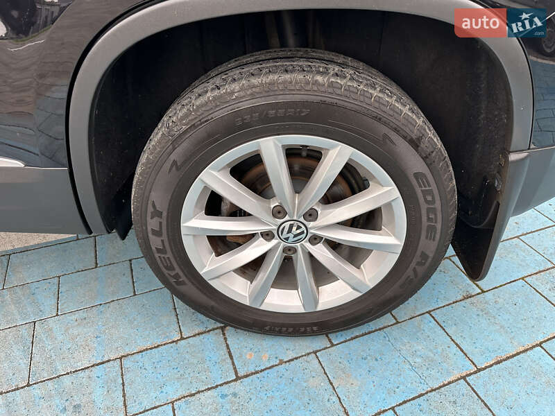 Внедорожник / Кроссовер Volkswagen Tiguan 2017 в Луцке