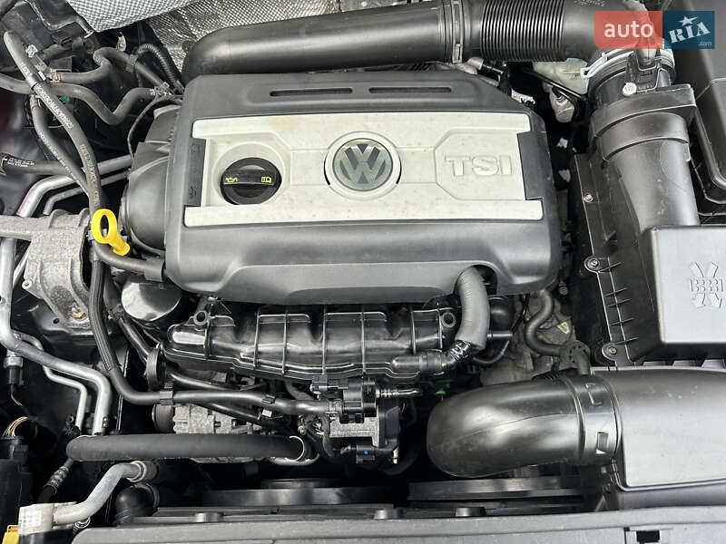 Внедорожник / Кроссовер Volkswagen Tiguan 2017 в Луцке