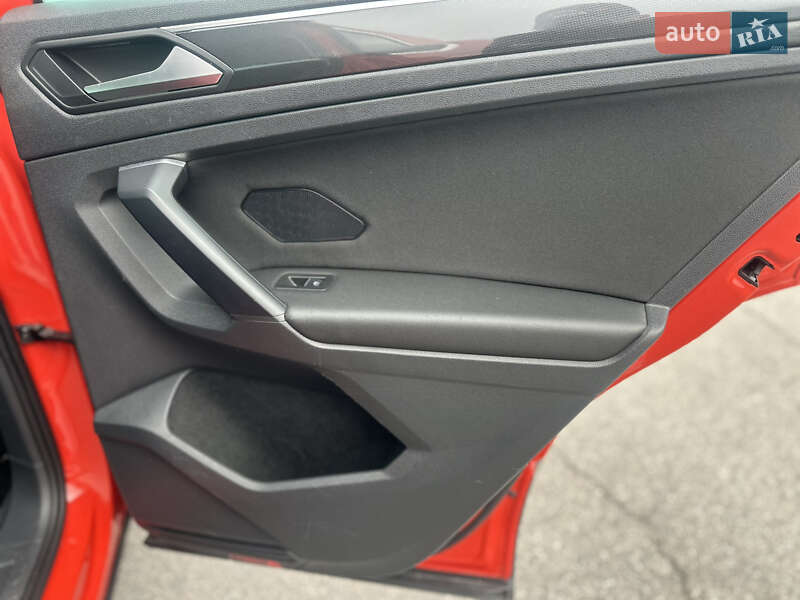 Внедорожник / Кроссовер Volkswagen Tiguan 2018 в Киеве