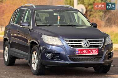 Позашляховик / Кросовер Volkswagen Tiguan 2011 в Радивиліві