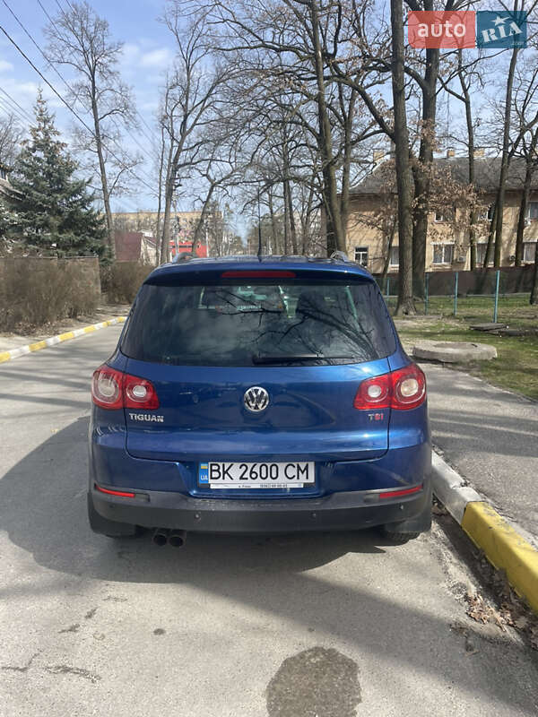 Внедорожник / Кроссовер Volkswagen Tiguan 2008 в Киеве