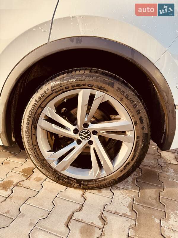 Внедорожник / Кроссовер Volkswagen Tiguan 2022 в Киеве