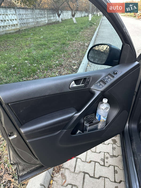 Внедорожник / Кроссовер Volkswagen Tiguan 2016 в Львове фото 17 Внедорожник / Кроссовер Volkswagen Tiguan 2016 в Львове