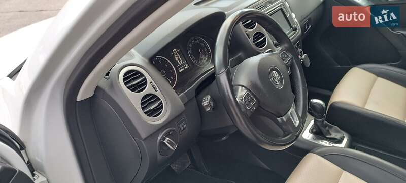 Внедорожник / Кроссовер Volkswagen Tiguan 2016 в Желтых Водах