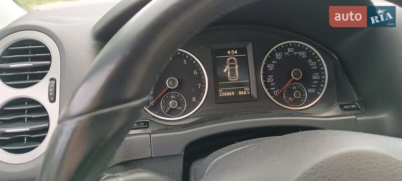 Внедорожник / Кроссовер Volkswagen Tiguan 2016 в Желтых Водах