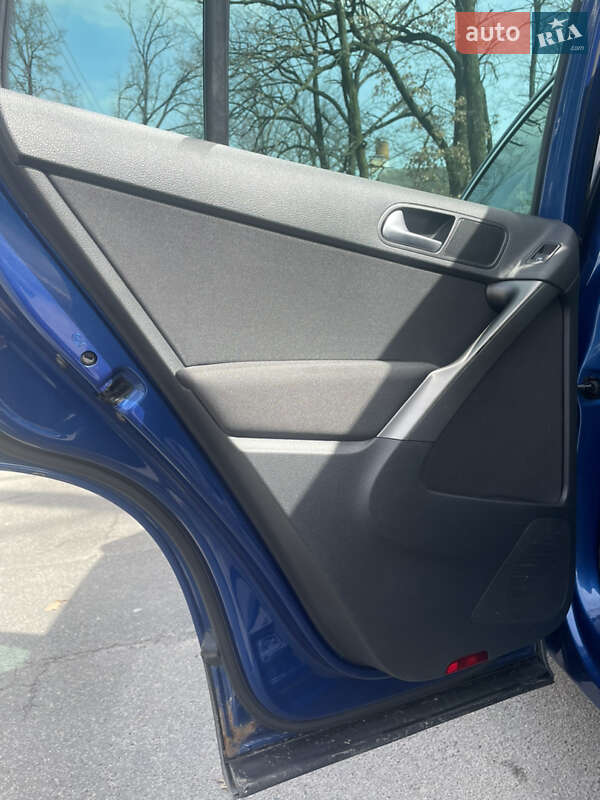 Внедорожник / Кроссовер Volkswagen Tiguan 2008 в Киеве
