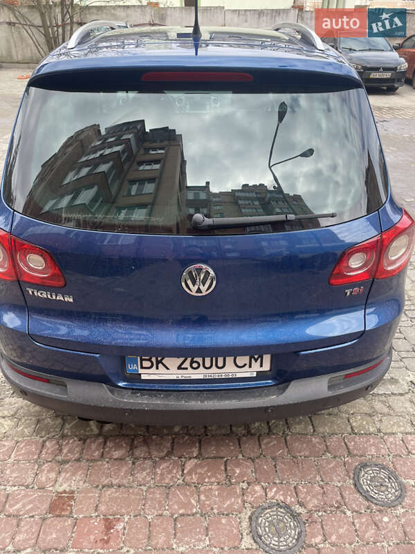 Внедорожник / Кроссовер Volkswagen Tiguan 2008 в Киеве