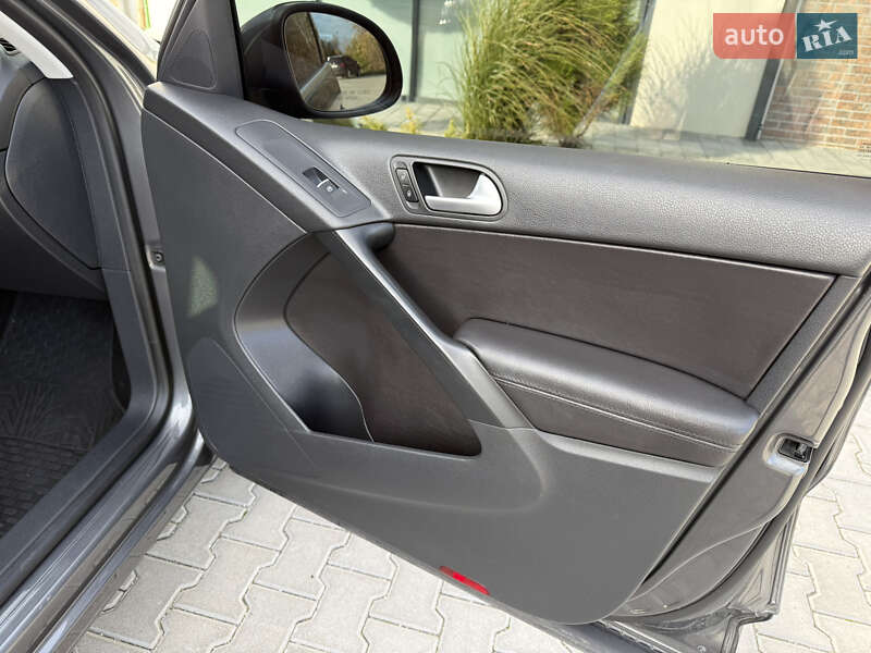 Внедорожник / Кроссовер Volkswagen Tiguan 2015 в Тернополе