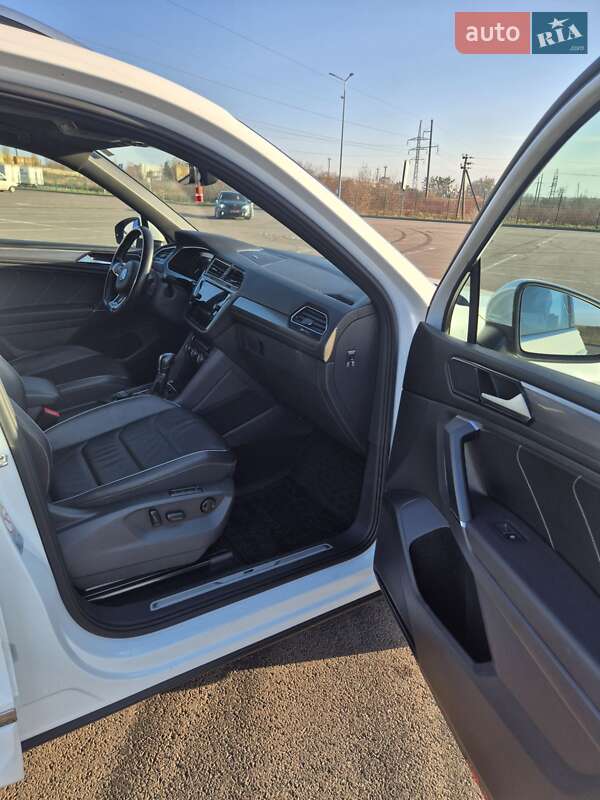 Внедорожник / Кроссовер Volkswagen Tiguan 2018 в Ровно