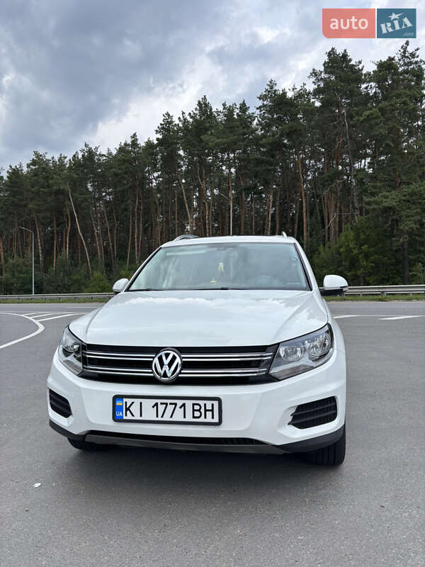 Внедорожник / Кроссовер Volkswagen Tiguan 2016 в Киеве