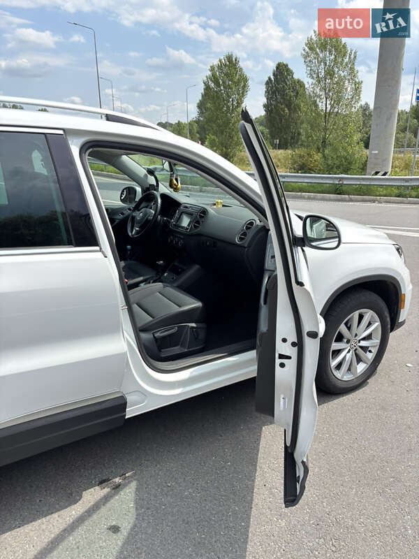 Внедорожник / Кроссовер Volkswagen Tiguan 2016 в Киеве