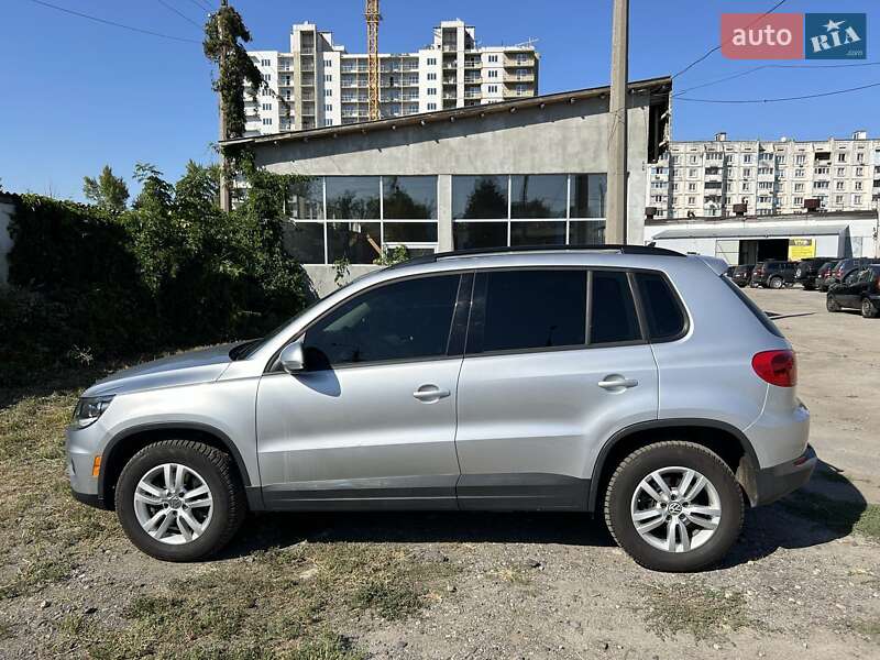 Внедорожник / Кроссовер Volkswagen Tiguan 2015 в Харькове