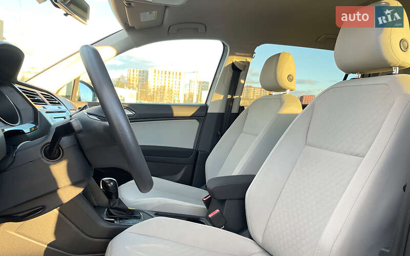 Внедорожник / Кроссовер Volkswagen Tiguan 2017 в Львове