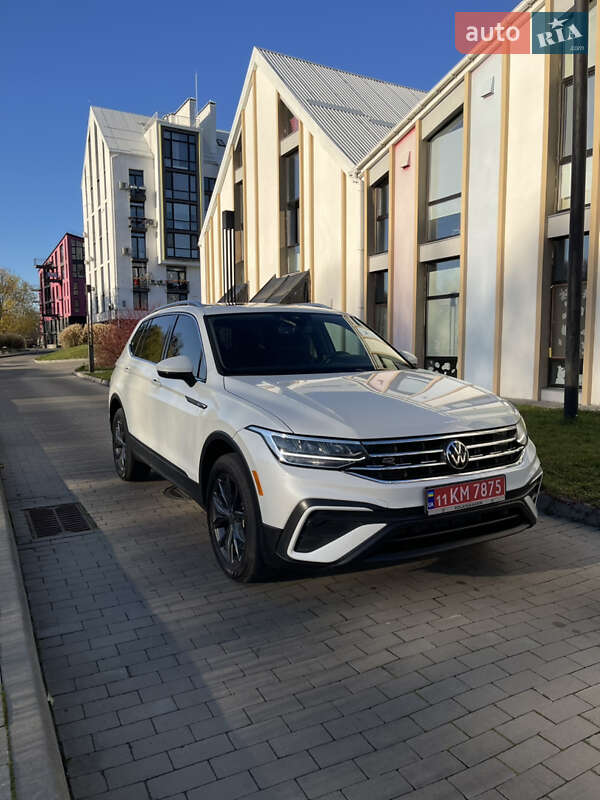 Внедорожник / Кроссовер Volkswagen Tiguan 2023 в Киеве